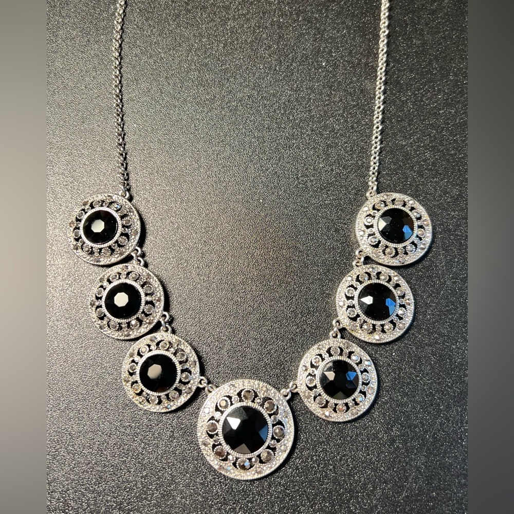 Roman RMN Silver Tone Round Black Glass Cabachon Gray Rhinestone Design Choker